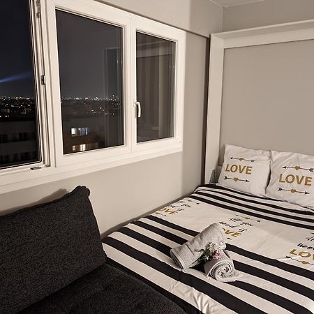 Charming Studio With Eiffel View Париж Екстер'єр фото
